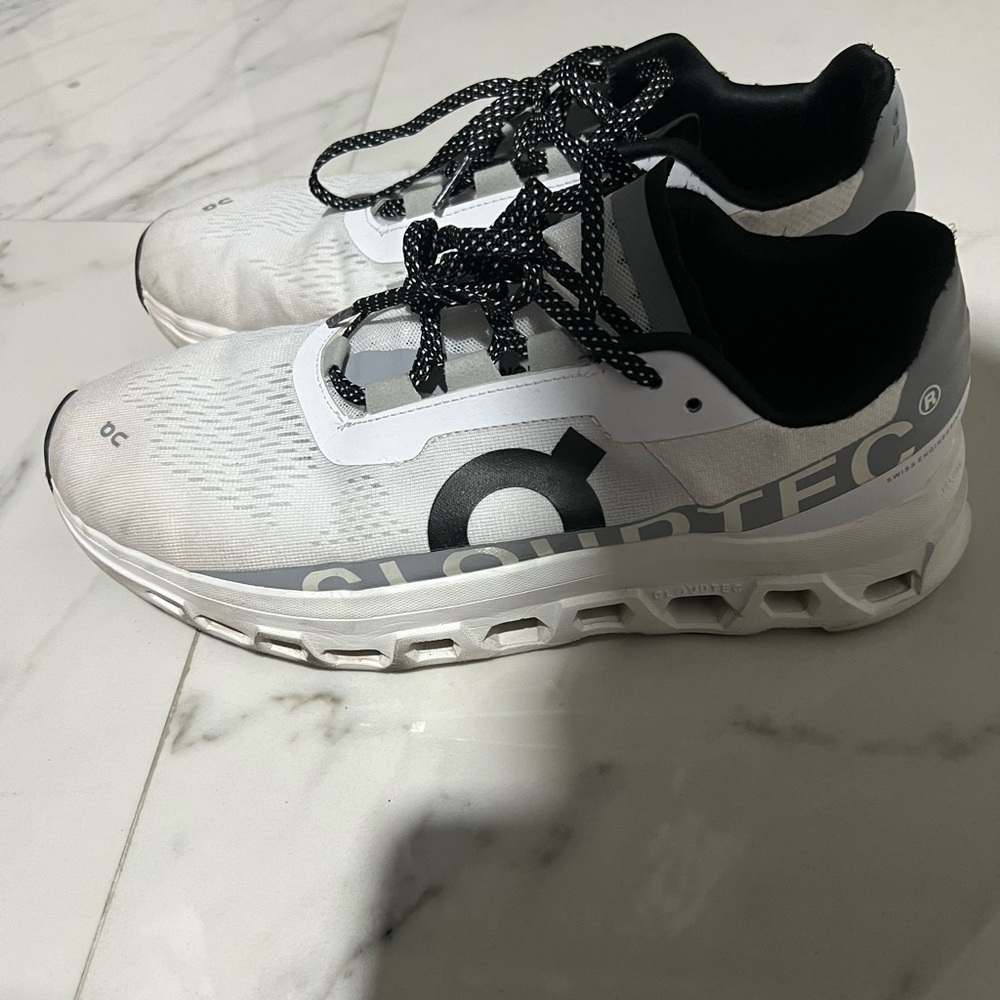 On Cloud Monster Sneakers